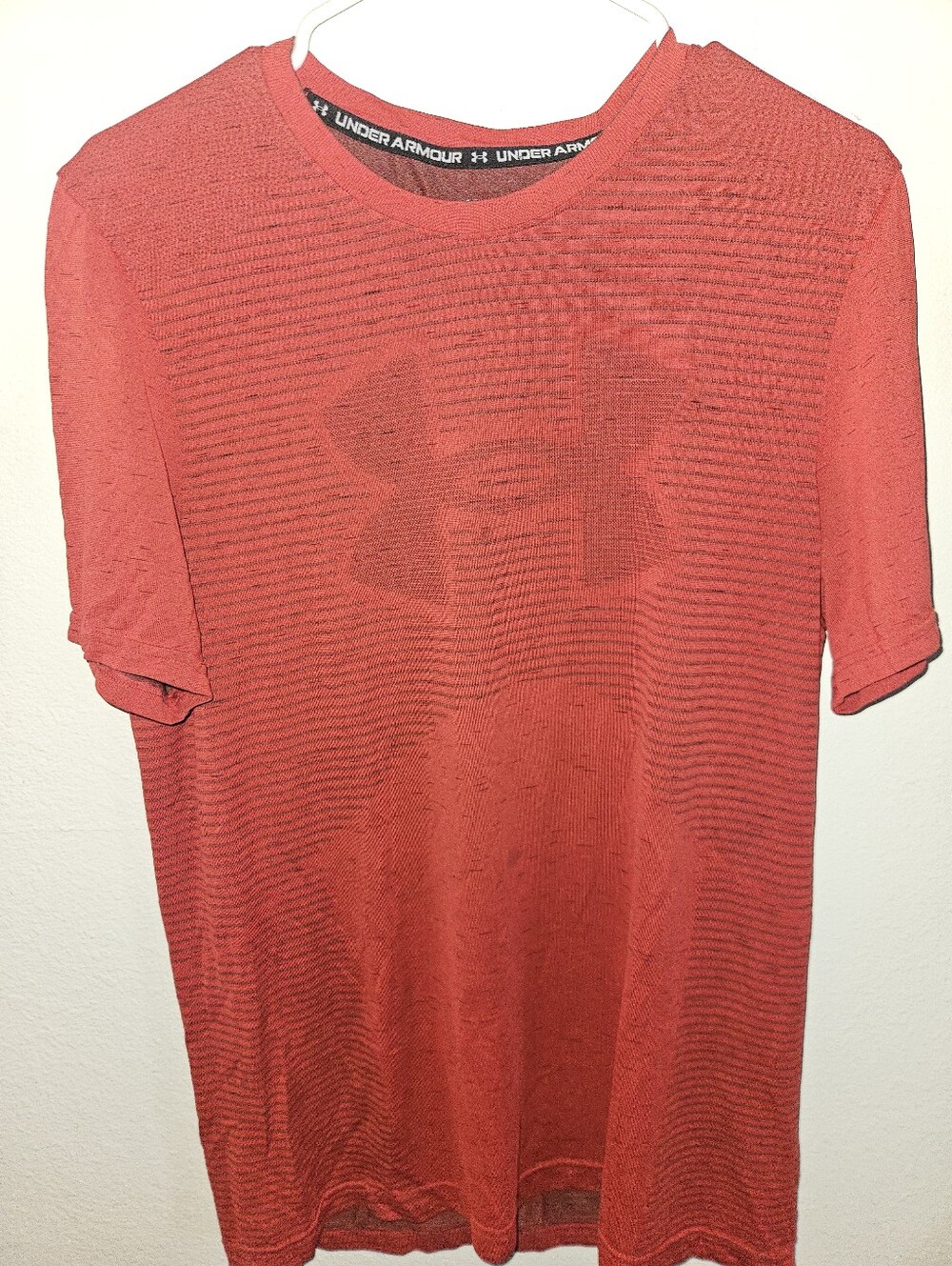 Under Armour Mens Red Tshirt Size L